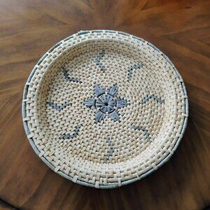 Vintage Woven Basket Tray, 16" Handwoven Natural Straw, Geometric Pattern